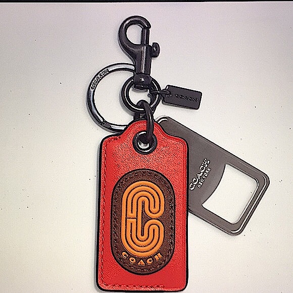 💥HOST PICK💥(UNISEX) COACH - BOTTLE OPENER KEY FOB (NWT) - Picture 4 of 11